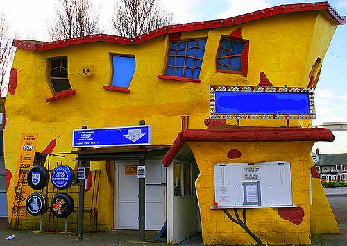 кривые стены дома фото