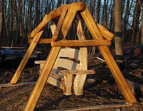 качели из цельного дерева